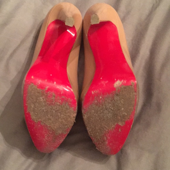 Christian Louboutin - Picture 5 of 5